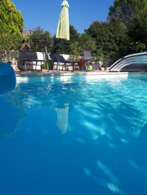 Chambres d'Hôtes dans villa avec piscine chez Raphaële
